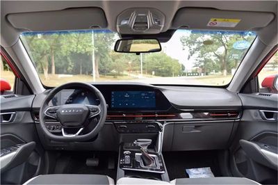 宝骏RC-6，为女性而“红”，为“智行”而生